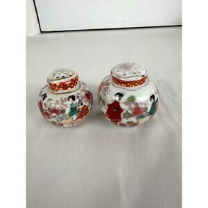 Japanese Antique China Salt and Pepper Shakers Round 1921-1941